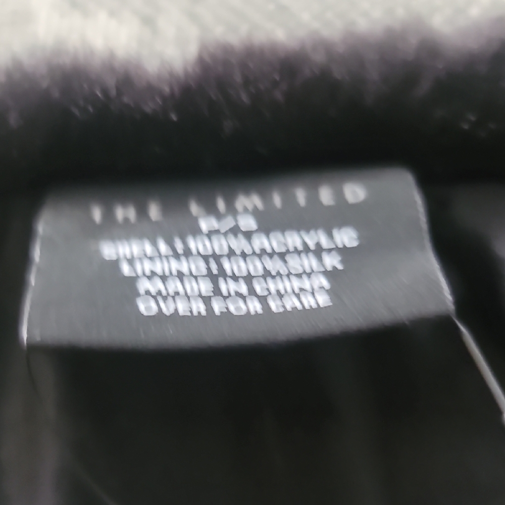 SHORT CAPE - Picture 2 of 2